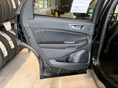 Used 2024 Ford Edge ST image 20