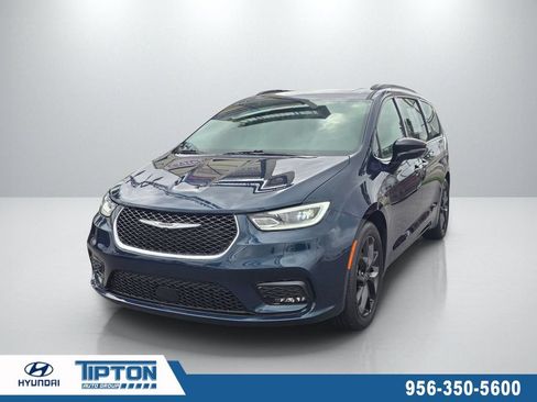 Used 2025 Chrysler Pacifica Limited FWD image 1