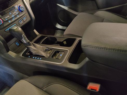 Used 2017 Ford Escape SE FWD image 26