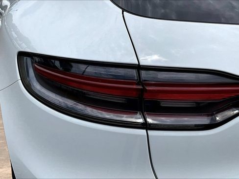 Used 2020 Porsche Macan w/ Driver Memory Package AWD/4WD image 23