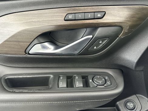 Used 2018 GMC Terrain Denali w/ Advanced Safety Package FWD image 13