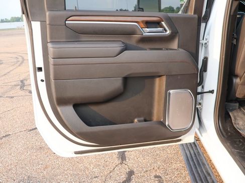 Used 2025 Chevrolet Silverado 3500 High Country w/ Technology Package AWD/4WD image 30