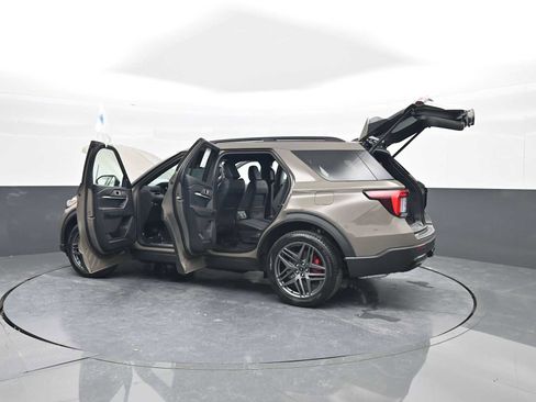 New 2026 Ford Explorer ST-Line w/ ST-Line Street Pack image 71