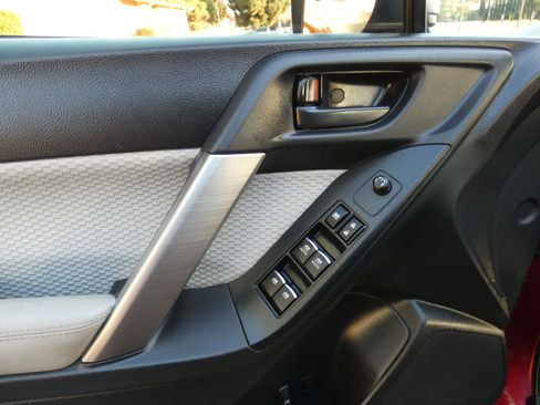 Used 2018 Subaru Forester 2.5i w/ Alloy Wheel Package image 53