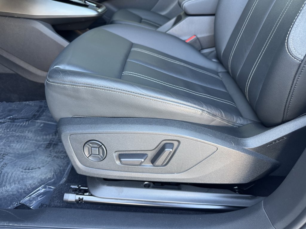 Used 2022 Audi Q4 e-tron Premium Plus w/ Premium Plus AWD/4WD image 35