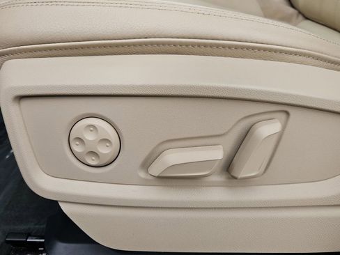 Used 2020 Audi Q5 2.0T Premium image 12