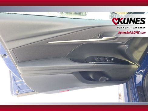 Used 2025 Toyota Camry SE image 15