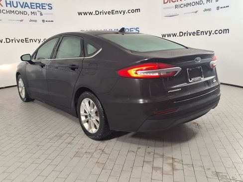 Used 2020 Ford Fusion SE image 6