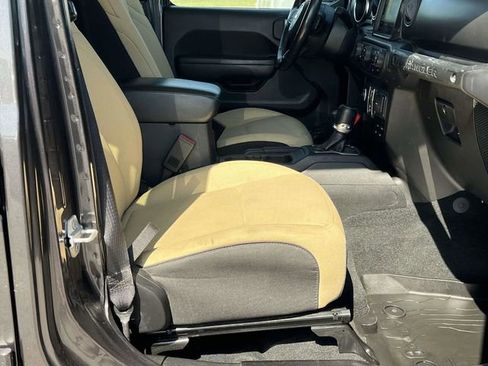 Used 2022 Jeep Wrangler Unlimited Sport image 23