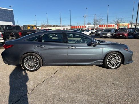 Used 2019 Toyota Avalon Limited image 6