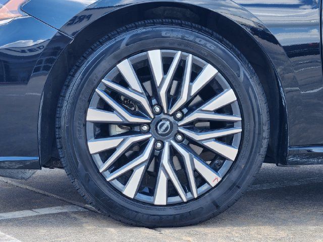 Used 2024 Nissan Altima 2.5 SV FWD image 10