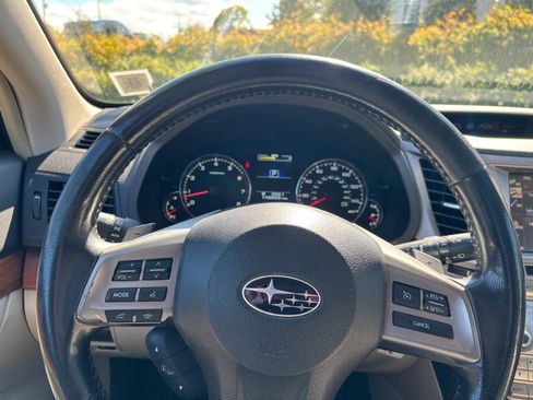 Used 2014 Subaru Outback 2.5i Limited image 12