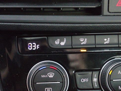 Used 2020 Volkswagen Jetta R-Line w/ R-Line Cold Weather Package image 24