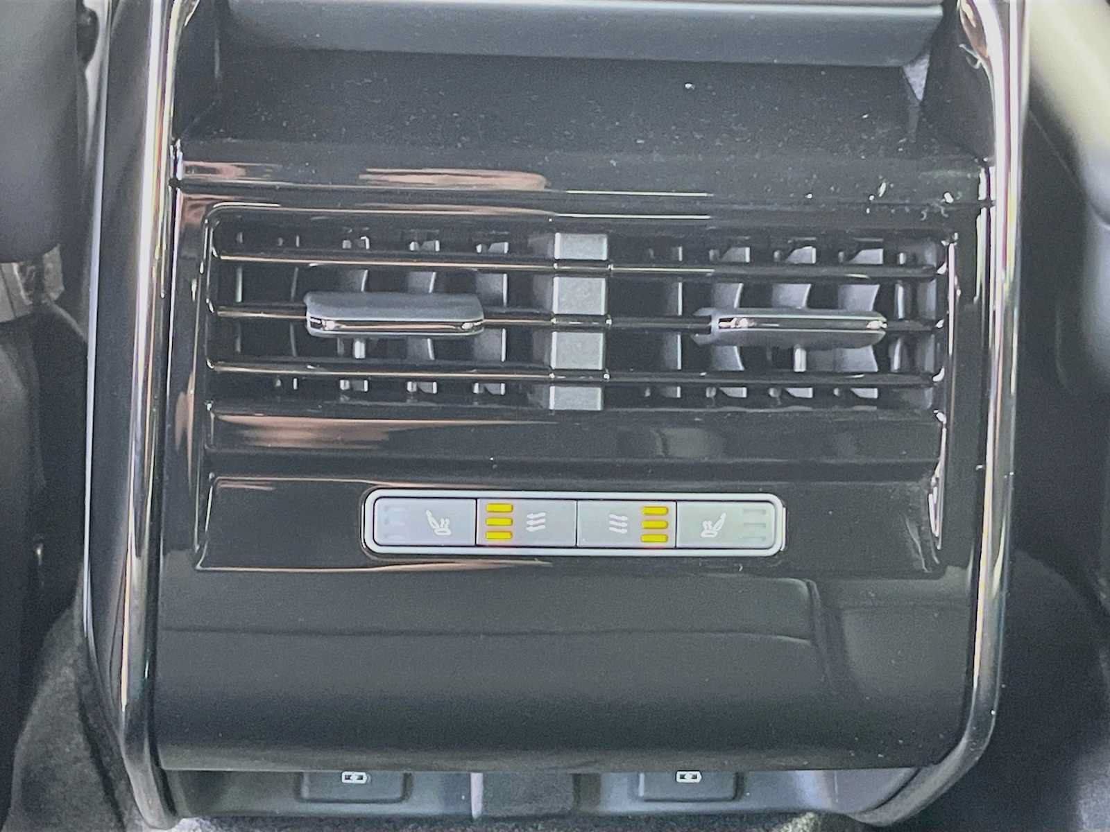 New 2027 Land Rover Range Rover Sport SE AWD/4WD image 18