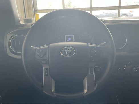 Used 2019 Toyota Tacoma TRD Off-Road AWD/4WD image 11