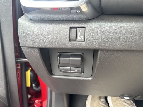 New 2025 GMC Canyon Elevation w/ Convenience Package image 30