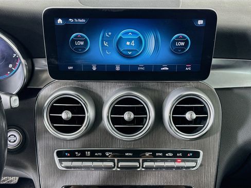 Used 2022 Mercedes-Benz GLC 300 4MATIC w/ Multimedia Package Lite image 24