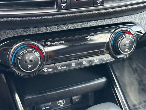 Used 2024 Kia Forte GT-Line image 19