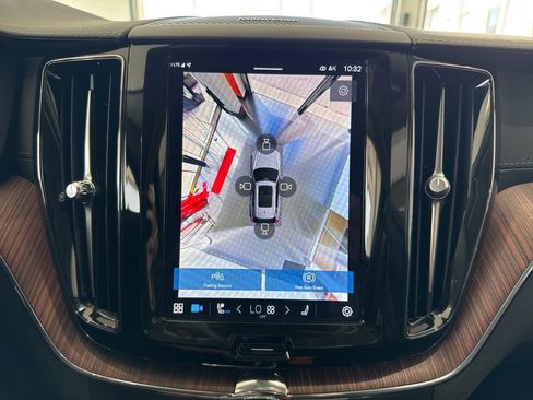 Used 2024 Volvo XC60 B5 Ultimate w/ Protection Package Premier image 25