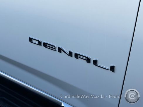 Used 2025 GMC Yukon Denali AWD/4WD image 13