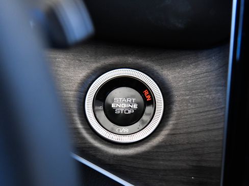 Used 2024 Jeep Grand Cherokee L Limited w/ Luxury Tech Group II image 36