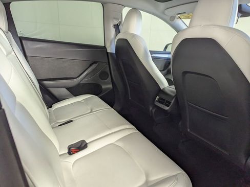 Used 2024 Tesla Model Y Long Range image 34