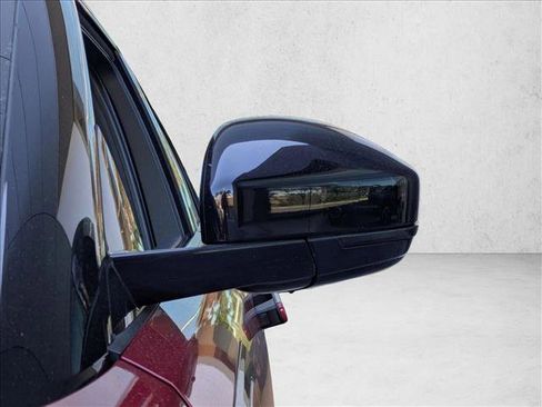 Certified 2022 Land Rover Range Rover Evoque R-Dynamic SE image 6