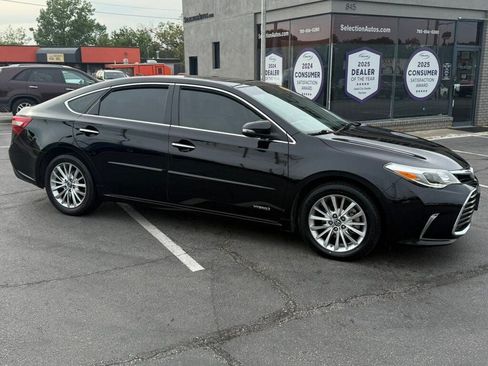 Used 2018 Toyota Avalon Limited w/ Protection Package FWD image 2