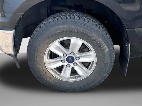 Used 2018 Ford F150 XLT w/ Equipment Group 301A Mid AWD/4WD image 3