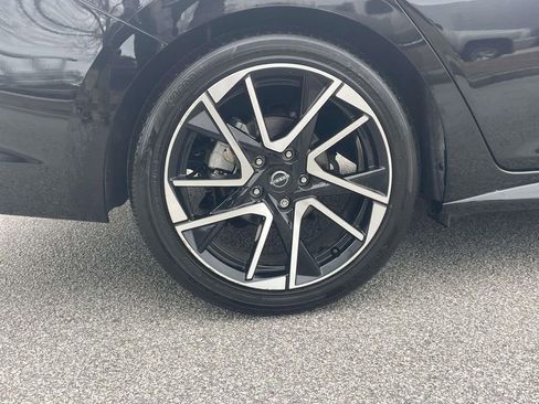 Used 2025 Nissan Sentra SR w/ SR Premium Package image 7