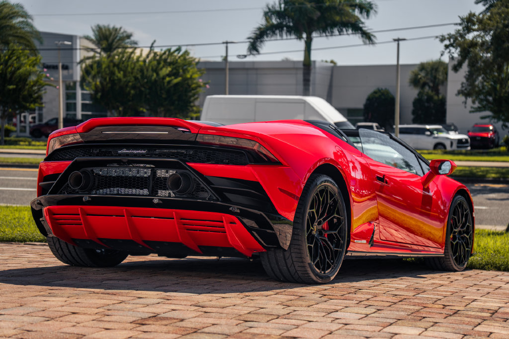 Used 2024 Lamborghini Huracan EVO AWD/4WD image 5