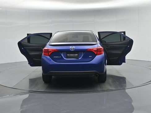 Used 2017 Toyota Corolla SE w/ Carpet Mat Package (TMS) FWD image 32
