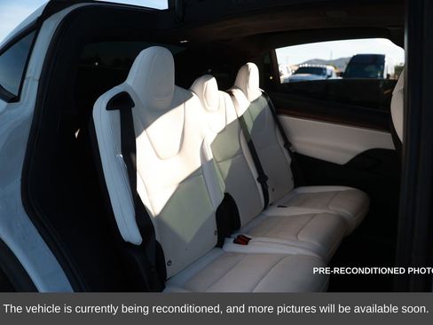 Used 2022 Tesla Model X image 13