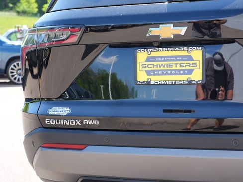 Used 2026 Chevrolet Equinox LT AWD/4WD image 10