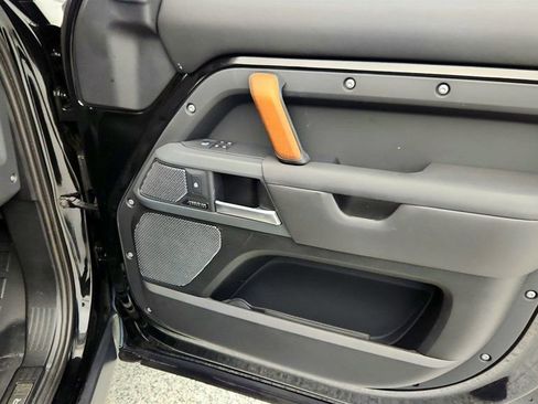 Used 2023 Land Rover Defender 110 X image 27