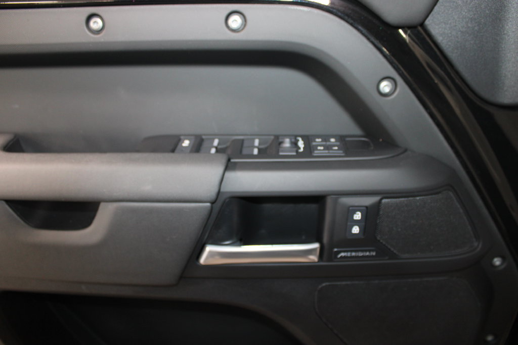 Used 2025 Land Rover Defender 110 S AWD/4WD image 37