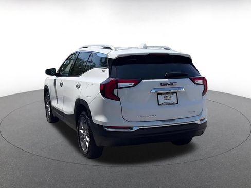 Used 2024 GMC Terrain SLT AWD/4WD image 11