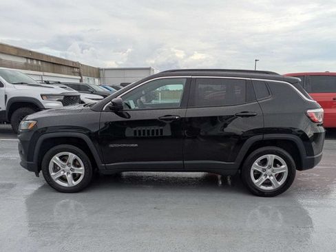 Used 2023 Jeep Compass Latitude w/ Sun and Sound Group AWD/4WD image 6