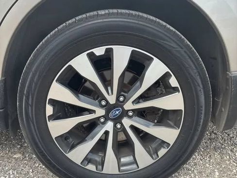 Used 2015 Subaru Outback 3.6R Limited AWD/4WD image 18