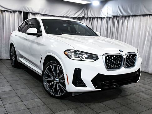 Used 2023 BMW X4 xDrive30i w/ M Sport Package AWD/4WD image 3
