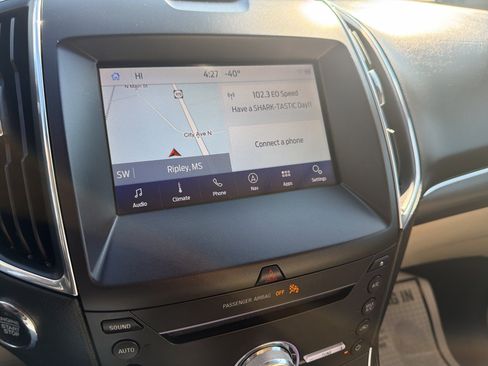 Used 2019 Ford Edge Titanium FWD image 19