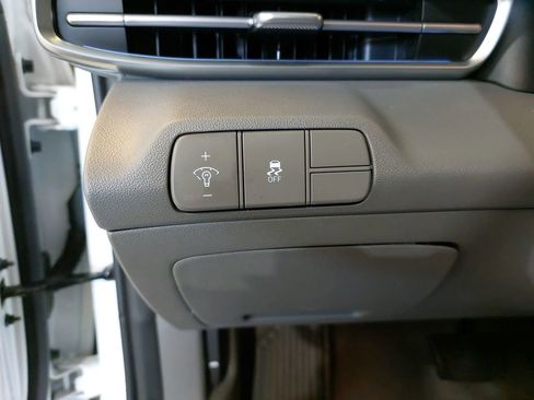 Certified 2025 Hyundai Elantra SEL image 27