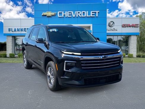 Used 2025 Chevrolet Traverse LT w/ Driver Confidence Package AWD/4WD image 7