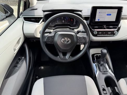 Used 2026 Toyota Corolla LE FWD image 24