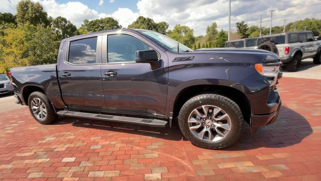 Used 2024 Chevrolet Silverado 1500 RST w/ Convenience Package II AWD/4WD image 3