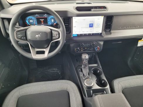 New 2025 Ford Bronco 4-Door image 7