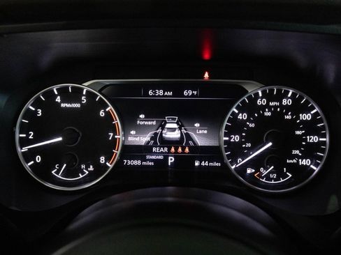 Used 2022 Nissan Rogue S image 14