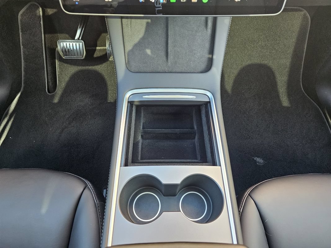 Used 2021 Tesla Model Y Long Range AWD/4WD image 28