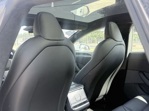 Used 2023 Tesla Model S AWD/4WD image 28