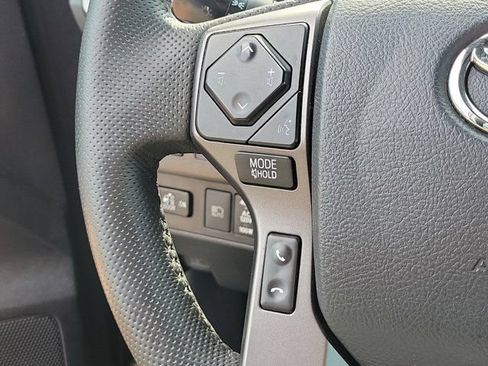 Used 2020 Toyota Tacoma TRD Off-Road AWD/4WD image 31